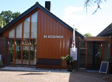 Rozen en lunchen in de Abdij