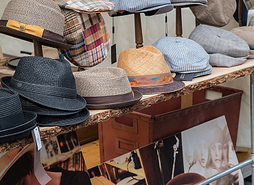 Varend naar de toeristenmarkt in Katwijk - NIEUW