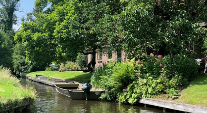 Varen door de Wieden en bezoek Giethoorn